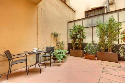 Dafne Apartment by Mamo Florence