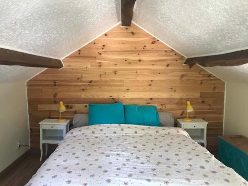 Кровать или кровати в номере Maison independante pour 2 tout inclus Tiny House for 2 all included