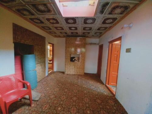 Ruang duduk di Masherbrum House Local Homestay in Khaplu