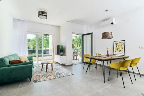 Apartments San Maris