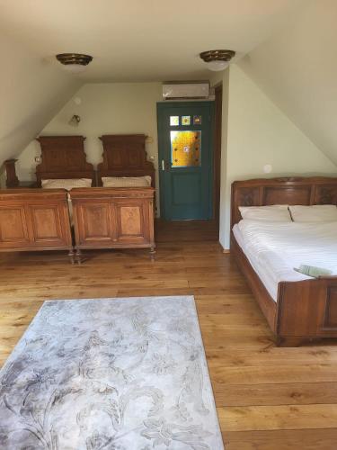 Una cama o camas en una habitación de ROOF APARTMENT ZTRACENA