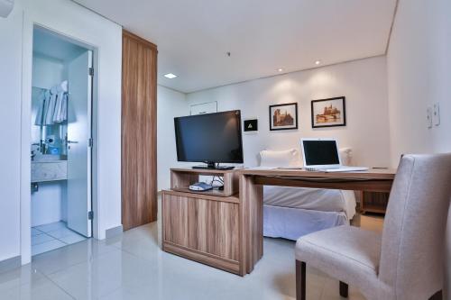 Μια τηλεόραση ή/και κέντρο ψυχαγωγίας στο MG Flats & Residence