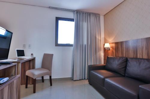 Μια τηλεόραση ή/και κέντρο ψυχαγωγίας στο MG Flats & Residence