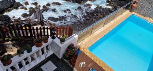 Cactus Guest Houseの敷地内または近くにあるプール