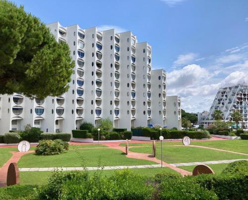 LE CLAPOTIS, Studio avec terrasse quartier port , wifi