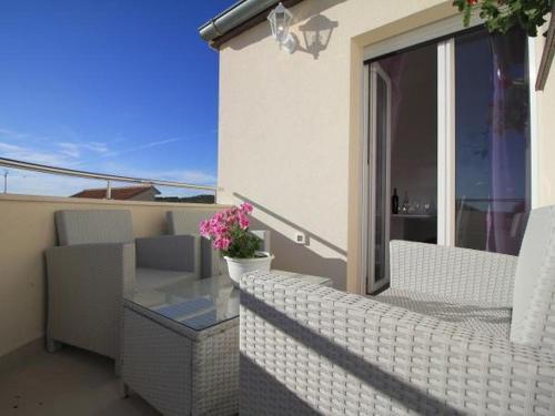 Apartment in Brodarica with sea view, balcony, air conditioning, WiFi 5183-1
