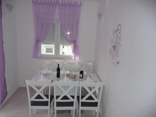 Apartment in Brodarica with sea view, balcony, air conditioning, WiFi 5183-1