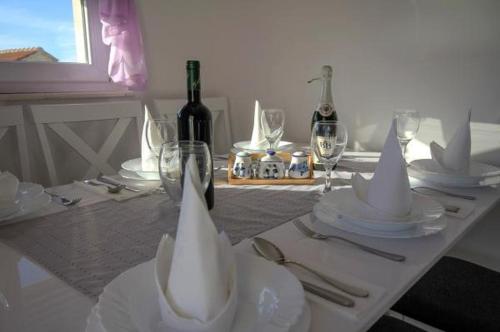 Apartment in Brodarica with sea view, balcony, air conditioning, WiFi 5183-1