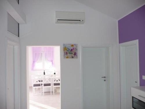 Apartment in Brodarica with sea view, balcony, air conditioning, WiFi 5183-1