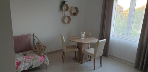 Φωτογραφία από το άλμπουμ του Apartments Aurora σε Jezera