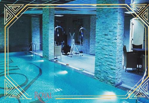 Bazén v ubytování Hotel Royal nebo v jeho okolí