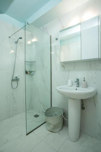 Eden Lily- Luxurious Apartment with Sea View