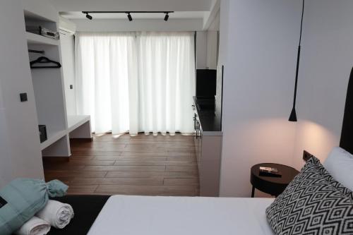 Cama o camas de una habitación en Paris-Irini Studios And Apartments