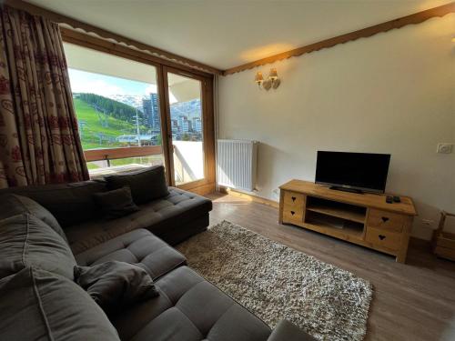 Appartement rénové 3 pièces pour 6 pers, balcon, 2 sdb, proche ascenseur, skis, qualité 4 flocons - FR-1-452-203