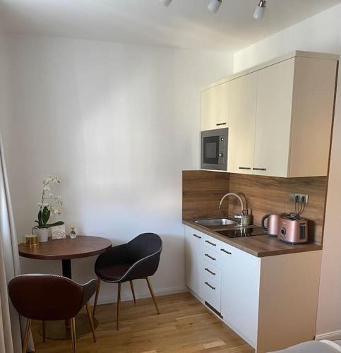 Aloha Apartment