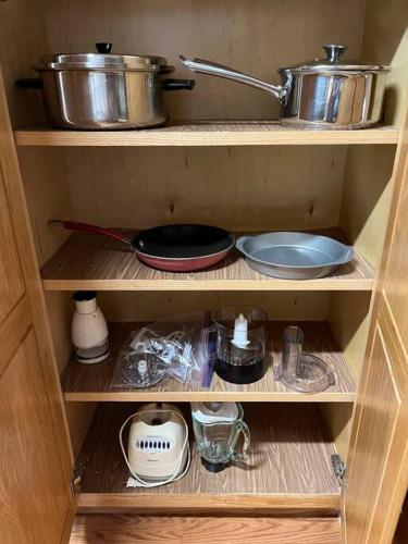 Una cocina o cocineta en The Grindle Bridge Cabin