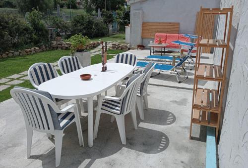 Un patio o zona al aire libre en Free Zone