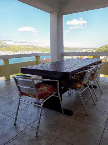 Apartments with parking space Pag - 18325