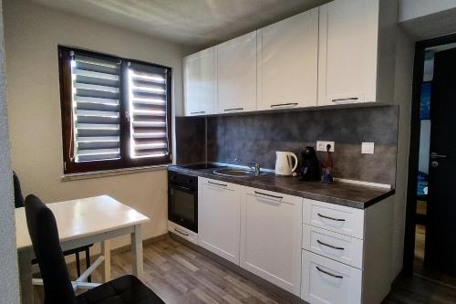 Apartments with a parking space Losinj, Losinj - 21485