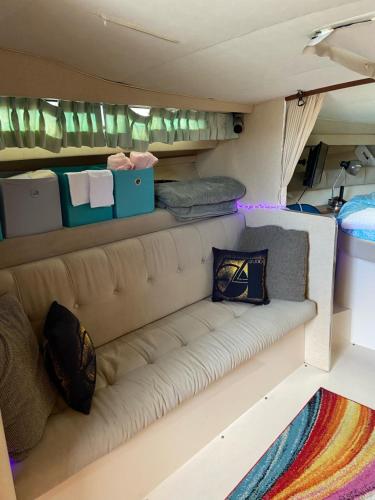 Χώρος καθιστικού στο Studio 54 Themed Boat St. Tropez