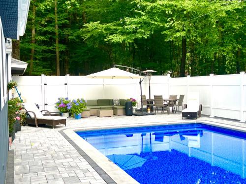 Gallery image of Amazing Poconos House . Sauna/Hot Tub/Private Pool in East Stroudsburg