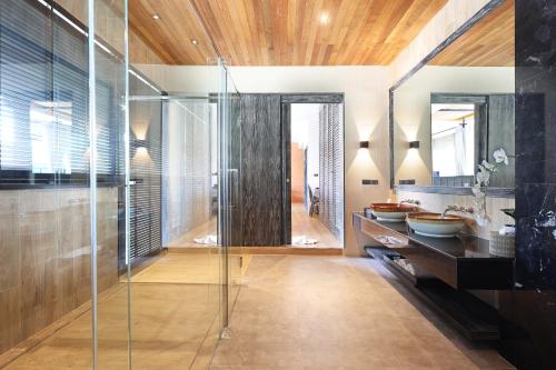 ห้องน้ำของ Ananya Lipe Resort