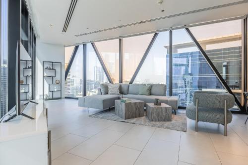3BDR Apartment with Maid Room and Burj Khalifa View