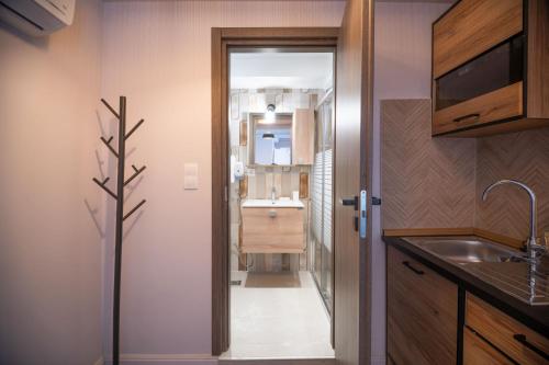 Niki Athens Suites - Cosy Suite in Monastiraki Historical Centre