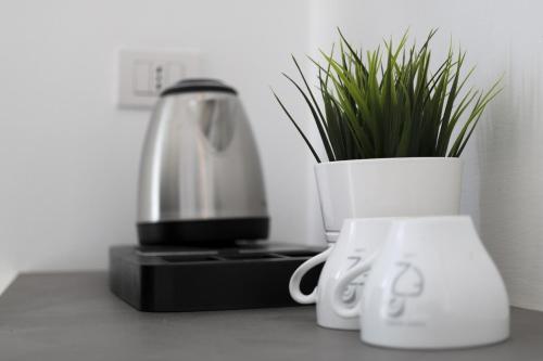 Boutique Hotel Baliにあるコーヒーまたはお茶