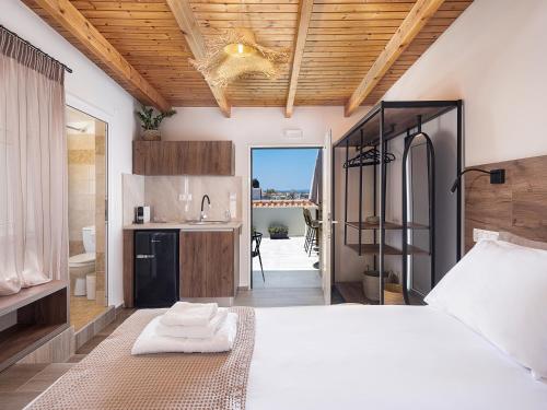 Galeriebild der Unterkunft Lavender suite sea view in Platanias