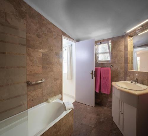 Koupelna v ubytování Quinta Paraiso da Mia-Tastefully decorated T1