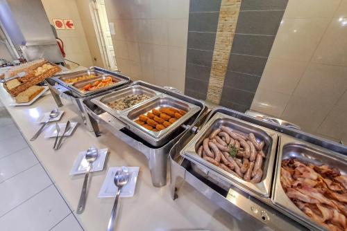 Makanan di atau berdekatan hotel