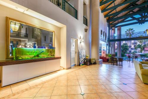 Ruang duduk di Mercure Hotel Nelspruit