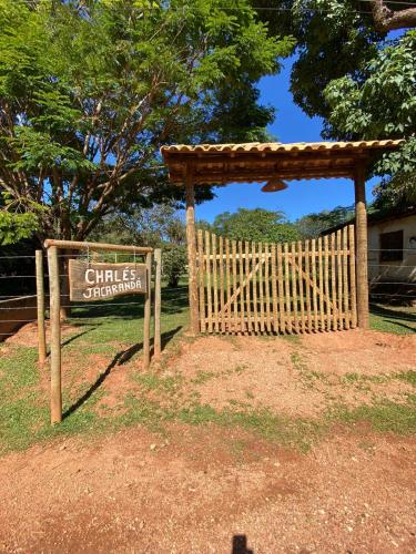 ジャボチカトゥバスにあるJACARANDÁ Chalés com piscina em São José da Serra MGのギャラリーの写真
