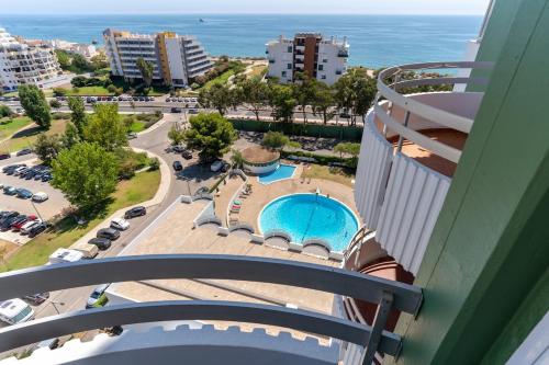 Modern Apartment with Ocean View & Terrace - Free Access to Pool and Tennis Courts by Lisbeyond