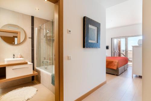 Spacious 2 bedroom Apartment with Sea View Lagos by Lisbeyond