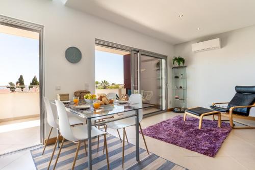 Spacious 2 bedroom Apartment with Sea View Lagos by Lisbeyond