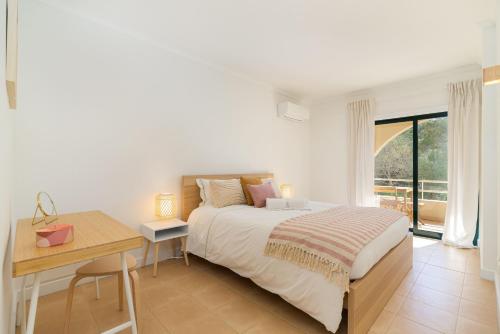 Salgados Beach Apartment - 7 min walk to beach by Lisbeyond