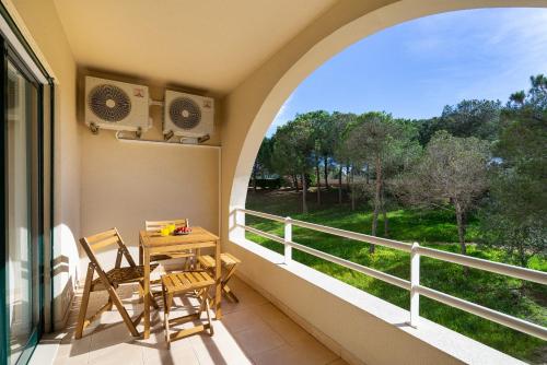 Salgados Beach Apartment - 7 min walk to beach by Lisbeyond