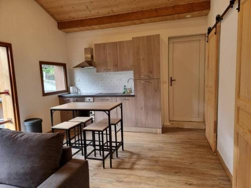 Η κουζίνα ή μικρή κουζίνα στο Appartement chaleureux
