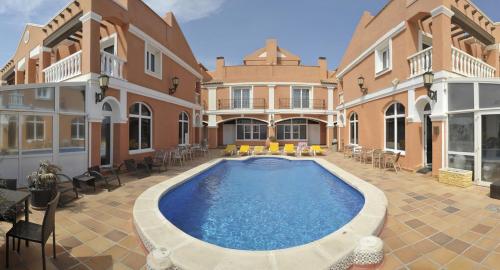 Lloyds Beach Club photo 41