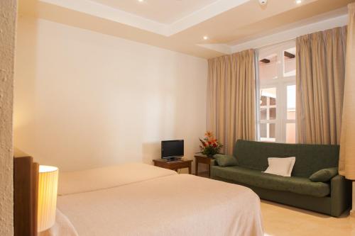 Lloyds Beach Club photo 58
