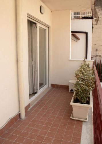 Un balcón o terraza de Appartamento via Roma