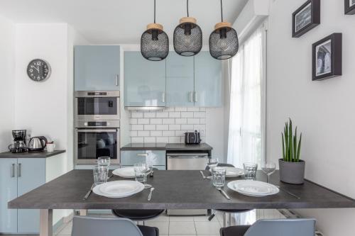 Pluto's Place by Plaza