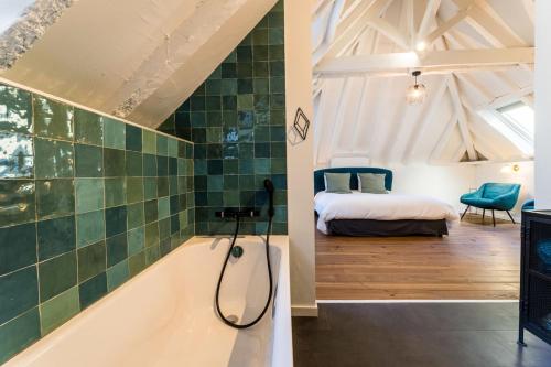 Katil atau katil-katil dalam bilik di MELLOW KEYWEEK Biarritz town house
