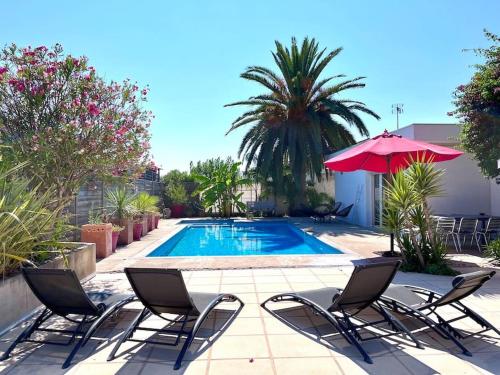 Charmante villa avec piscine et jardin paysagé