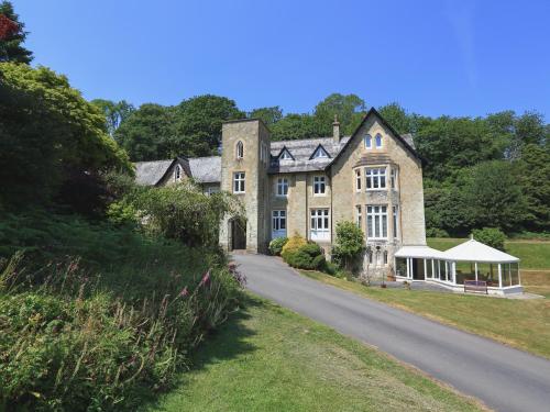 14 Sheplegh Court – Photos 2