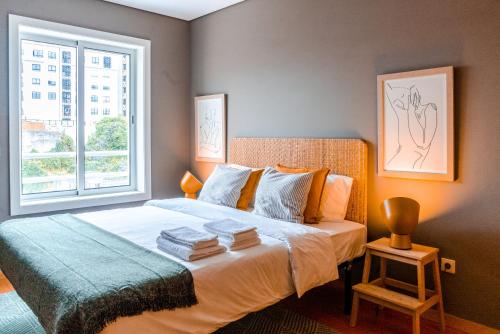 Sunny Studio in the heart of Lapa - 5min walk to Metro!
