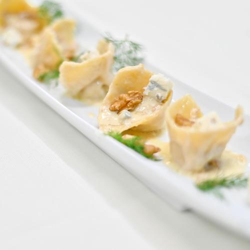 ホテルの敷地内または近くでの食事または食べ物