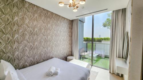 STAY BY LATINEM Luxury 2BR Holiday Home CV B112 near BurjKhalifa